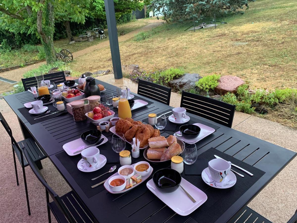 Le Grain De Louise Acomodação com café da manhã Lancié Exterior foto